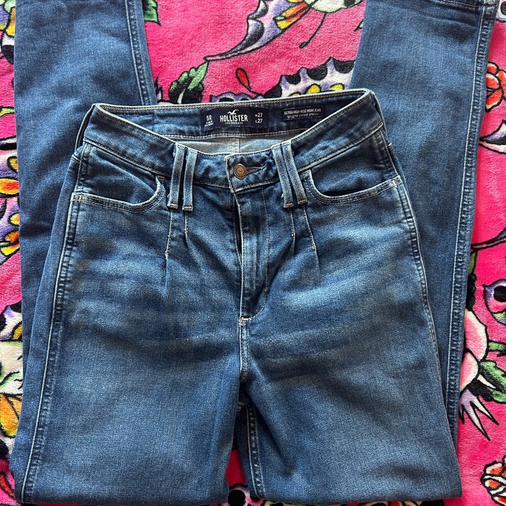 Hollister Women’s Blue High-Rise skinny jeans